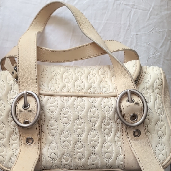 Celine - Picture 5 of 10